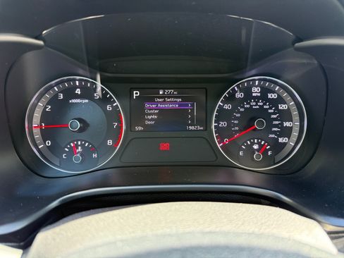 Used 2022 Kia Forte LXS w/ LXS Technology Package FWD image 11