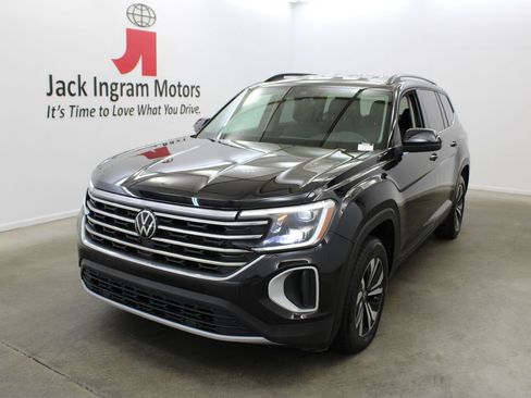 Used 2024 Volkswagen Atlas SE AWD/4WD image 1