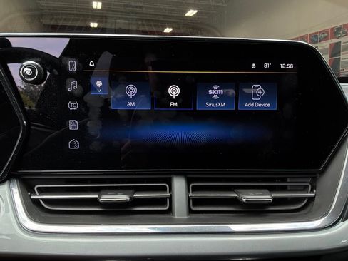 Used 2025 Chevrolet Trax LT FWD image 29