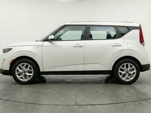 Used 2025 Kia Soul LX w/ LX Technology Package image 5