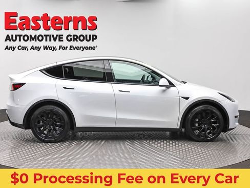 Used 2021 Tesla Model Y Long Range AWD/4WD image 4