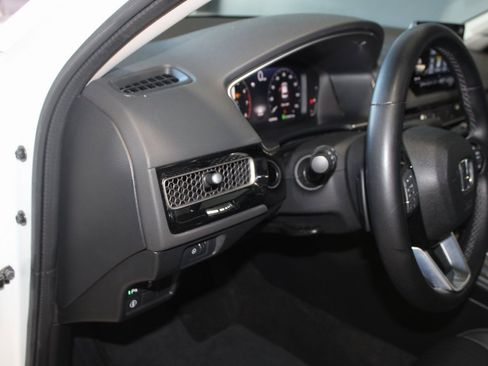 Used 2023 Honda Civic Touring image 13