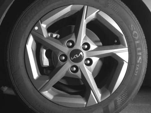 Used 2025 Kia K4 FWD image 15