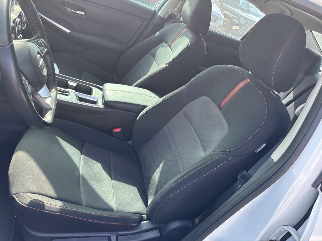 Used 2023 Nissan Sentra SR FWD image 14