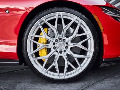 Used 2024 Ferrari Roma Spider RWD image 31
