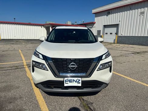 Used 2023 Nissan Rogue SV AWD/4WD image 2