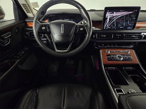 Used 2020 Lincoln Aviator Reserve w/ Equipment Group 201A image 8