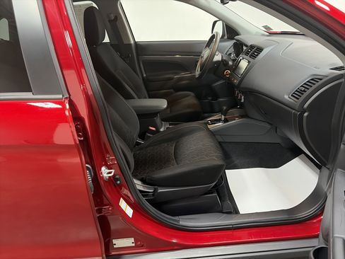 Used 2025 Mitsubishi Outlander Sport ES AWD/4WD image 28