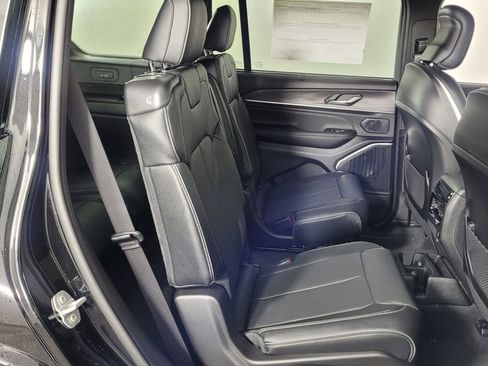 New 2025 Jeep Grand Cherokee L Overland w/ Luxury Tech Group IV image 35