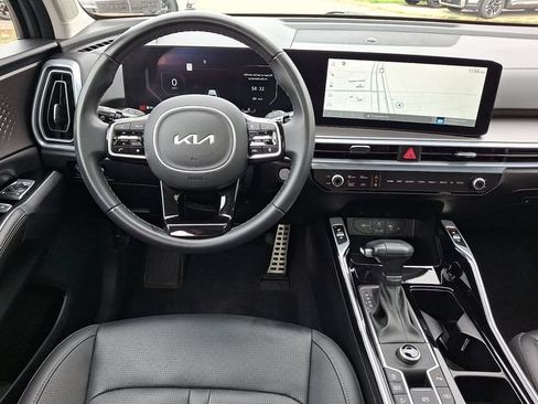 Certified 2025 Kia Sorento SX FWD image 12