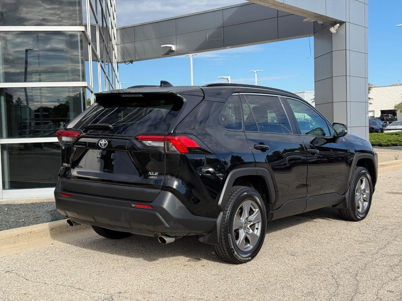 Used 2022 Toyota RAV4 XLE w/ Convenience Package AWD/4WD image 3