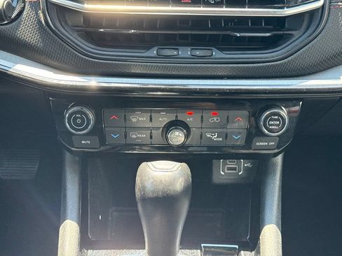 Used 2025 Jeep Compass Trailhawk AWD/4WD image 23