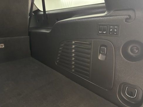 Used 2016 Chevrolet Suburban LTZ image 11