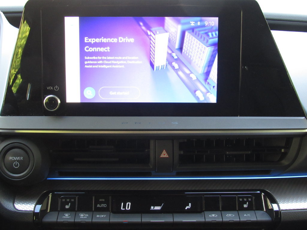 Certified 2025 Toyota Prius XLE FWD image 28