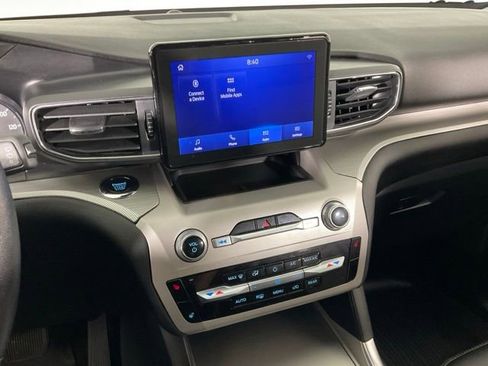 Used 2023 Ford Explorer XLT w/ Equipment Group 202A AWD/4WD image 21