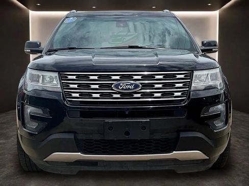 Used 2016 Ford Explorer Limited w/ Equipment Group 301A FWD image 2