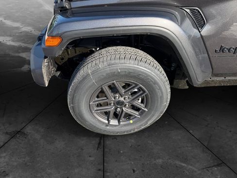 New 2026 Jeep Gladiator Sport image 14