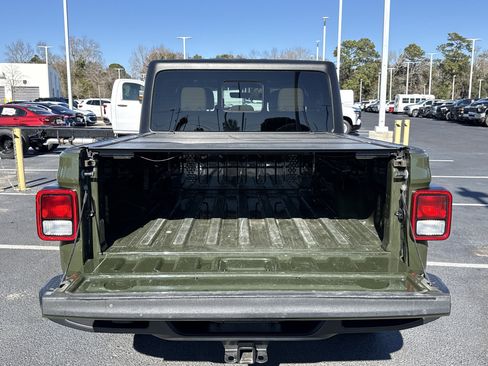 Used 2023 Jeep Gladiator Sport image 19