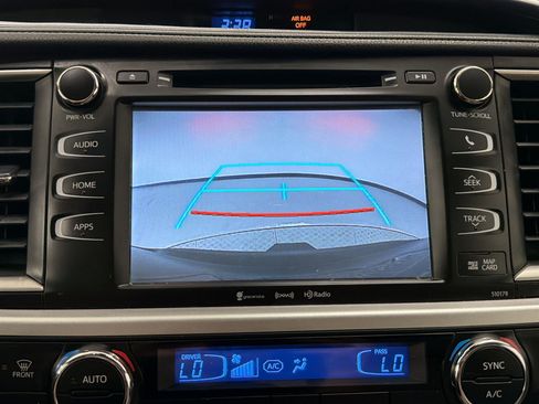 Used 2018 Toyota Highlander XLE FWD image 18