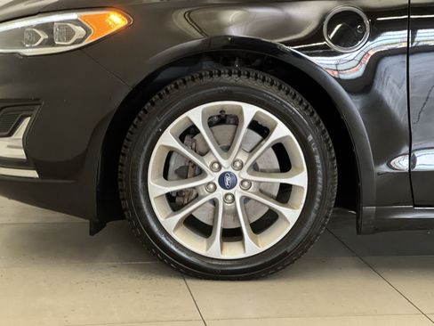 Used 2019 Ford Fusion Energi Titanium FWD image 11