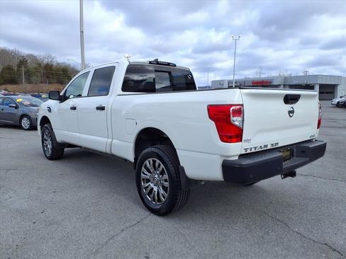 Certified 2022 Nissan Titan S image 3