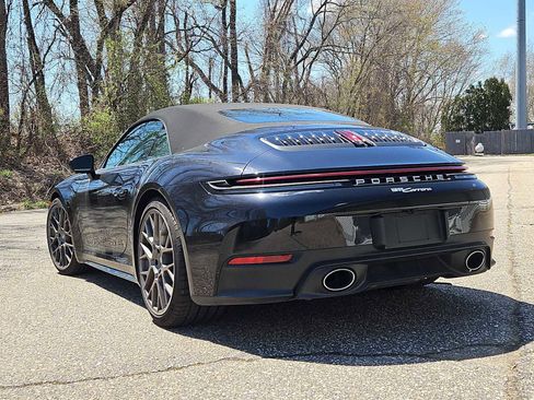 Certified 2025 Porsche 911 Carrera RWD image 3