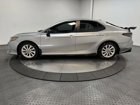 Used 2022 Toyota Camry LE image 7