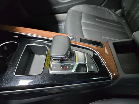 Used 2022 Audi A4 2.0T Premium image 28