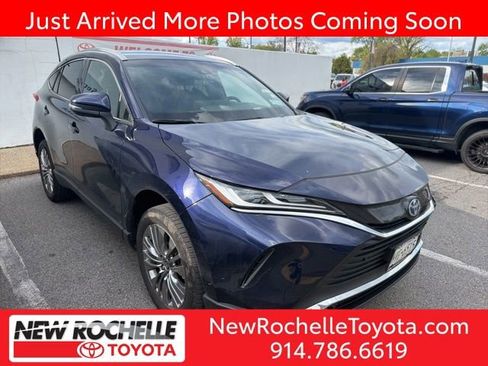 Used 2024 Toyota Venza XLE AWD/4WD image 1
