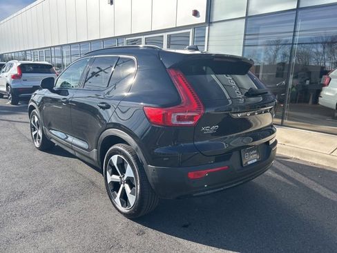 Certified 2025 Volvo XC40 B5 Plus image 3