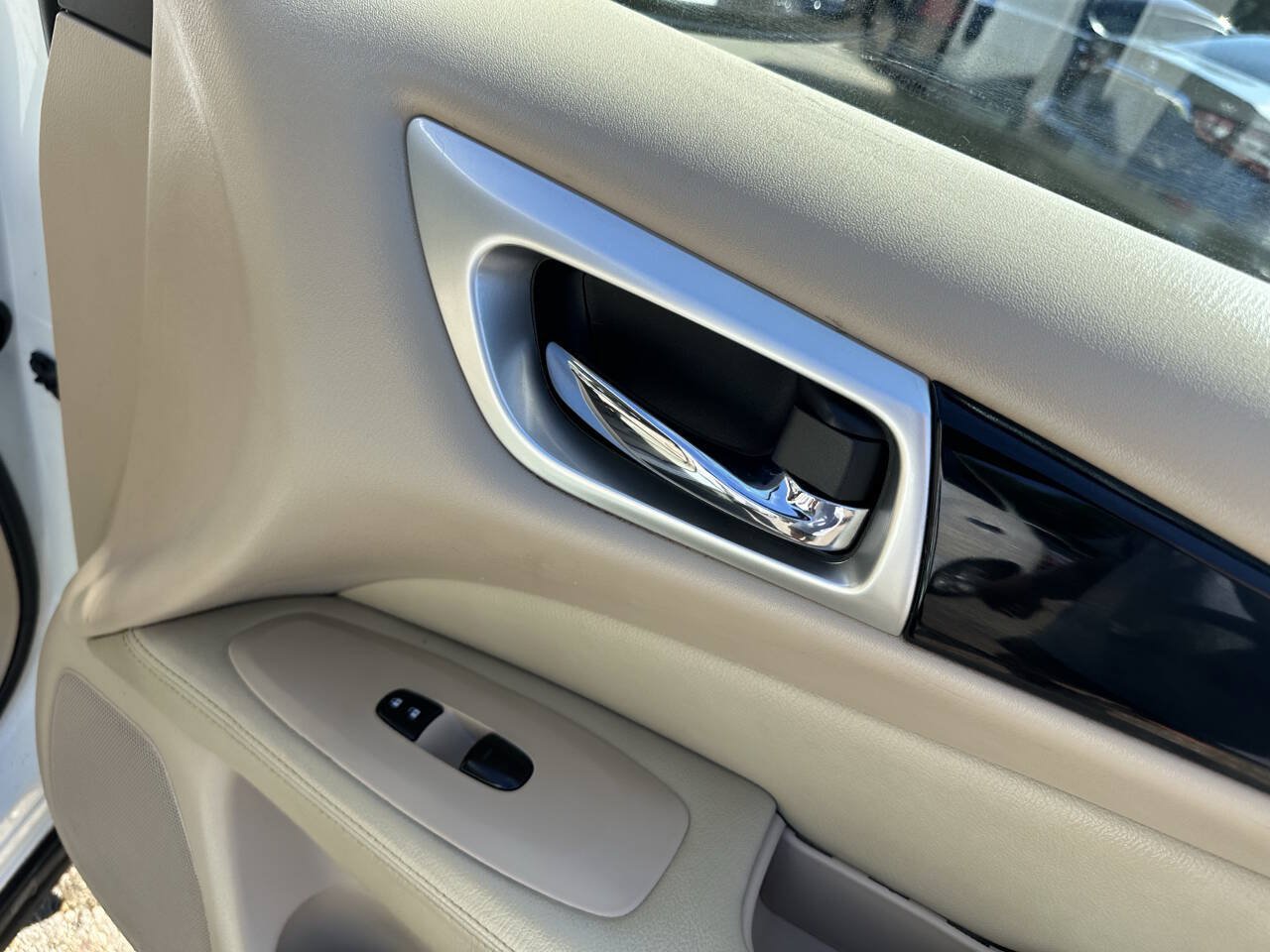 Used 2015 Nissan Pathfinder S FWD image 23