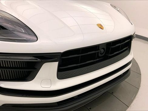Used 2025 Porsche Macan S AWD/4WD image 29