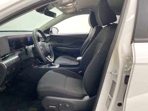 Used 2025 Hyundai Kona SEL image 12