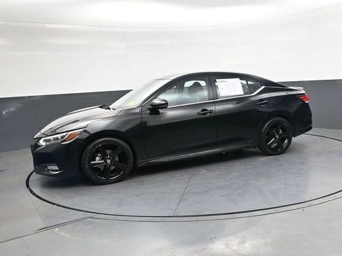Used 2022 Nissan Sentra SR w/ SR Premium Package FWD image 8