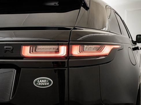 Used 2022 Land Rover Range Rover Velar R-Dynamic S image 9