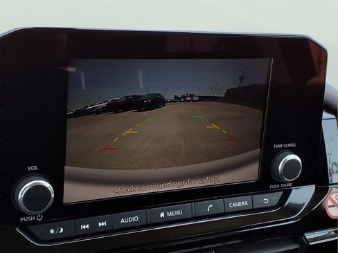 Used 2024 Nissan Pathfinder SV FWD image 14