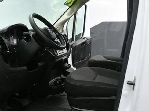Used 2024 RAM ProMaster 2500 w/ Convenience Group FWD image 15
