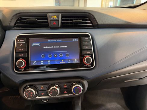 Used 2025 Nissan Versa SV FWD image 17