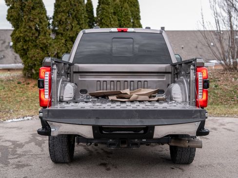 Used 2023 Ford F350 Lariat w/ FX4 Off-Road Package image 7