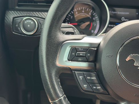 Used 2019 Ford Mustang Coupe RWD image 21