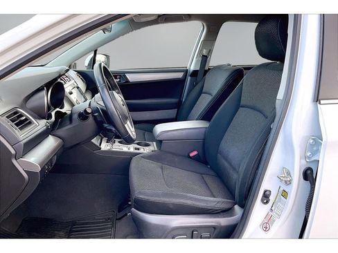 Used 2017 Subaru Outback 2.5i Premium image 19