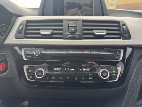 Used 2018 BMW 320i Sedan image 31