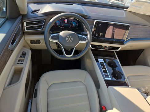 New 2026 Volkswagen Atlas SEL image 6