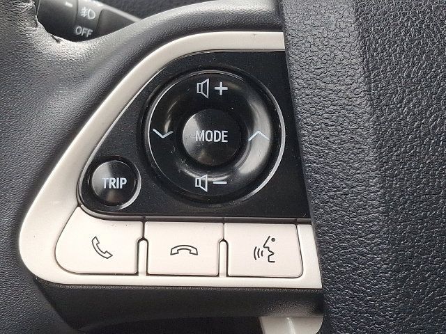 Used 2017 Toyota Prius Prime Advanced w/ Carpet Mat Package FWD image 18