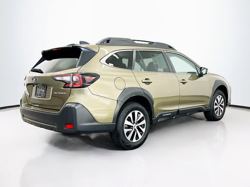 Used 2025 Subaru Outback Premium image 9