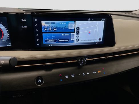 Used 2023 Nissan Ariya AWD image 26