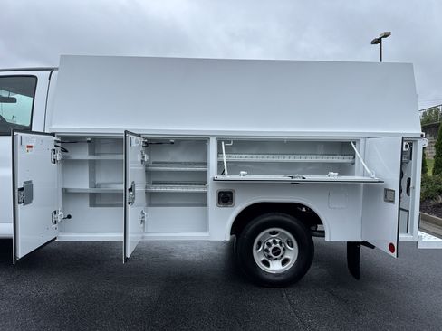 New 2025 GMC Savana 3500 w/ Power Convenience Package image 29