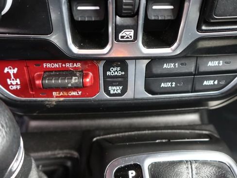 Used 2024 Jeep Wrangler Unlimited Rubicon 4xe AWD/4WD image 38