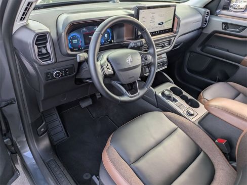 Used 2025 Ford Bronco Sport Outer Banks w/ Outer Banks Tech Package+ image 17