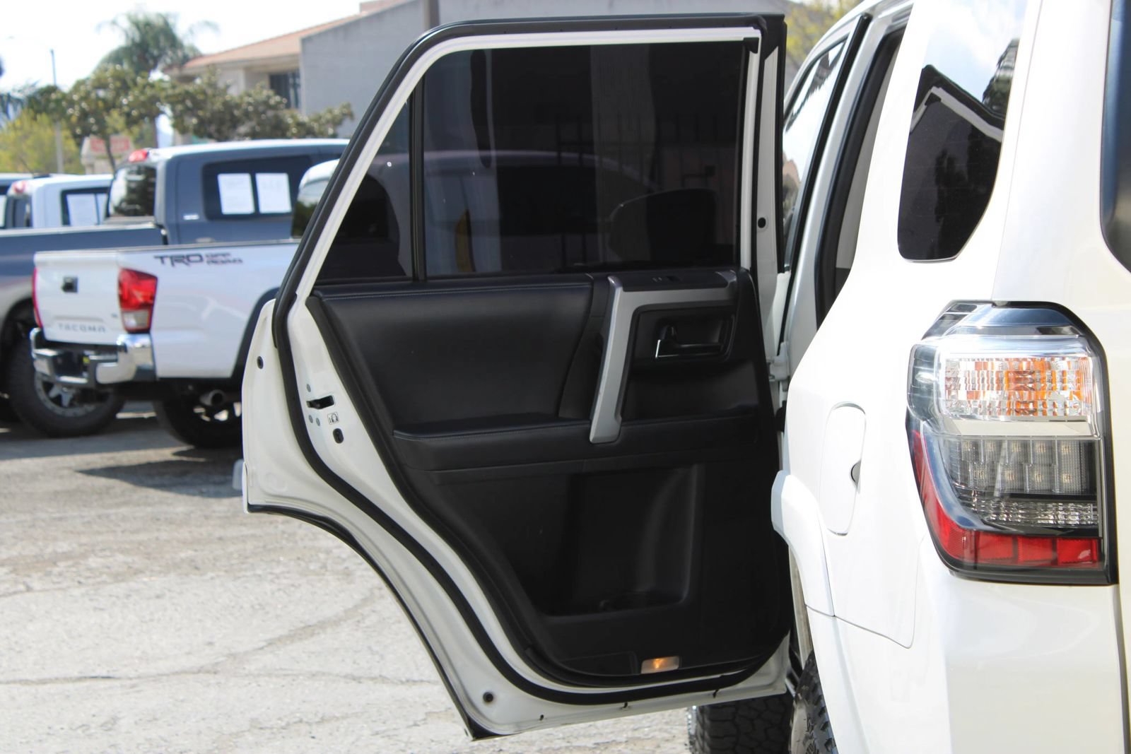 Used 2019 Toyota 4Runner SR5 AWD/4WD image 19